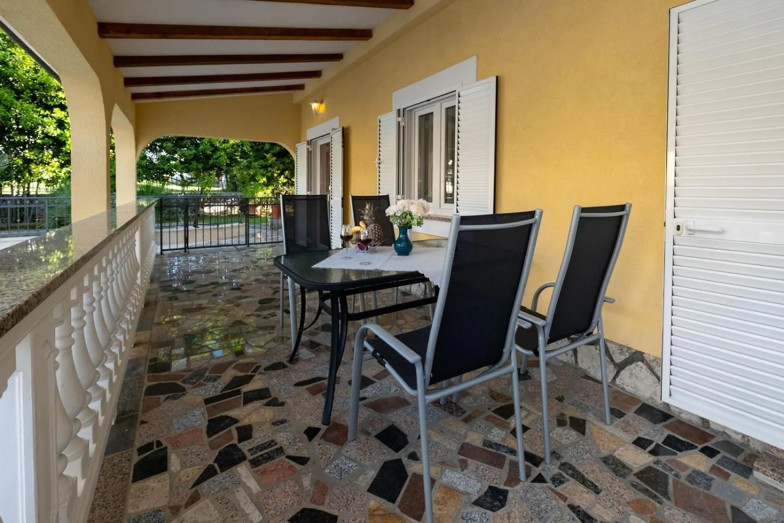 Apartment Serbecic 2 Malinska