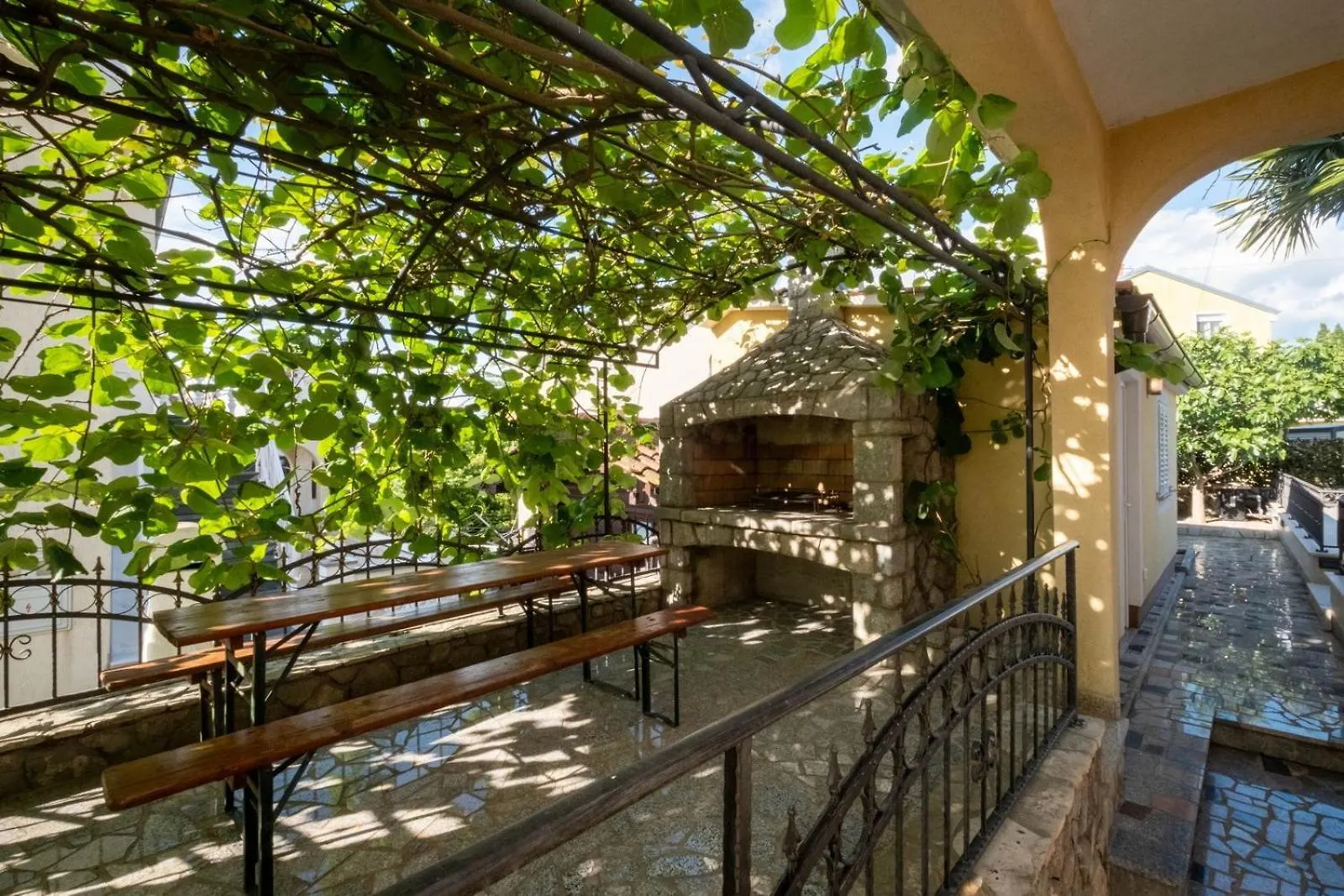 Apartment Serbecic 2 Malinska